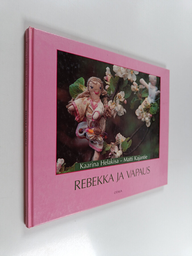 Kaarina Helakisa ym. : Rebekka ja vapaus, eli, Kertomus A...