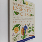 Julia Lawless : The Encyclopedia of Essential Oils : The ... - pikkukuva 1