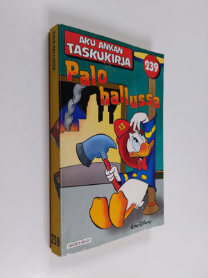 Walt Disney : Palo hallussa
