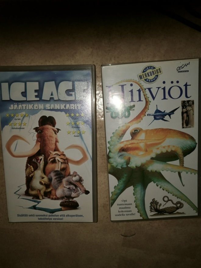 VHS videokasetti Hirviöt ja Ice Age, 2 kpl