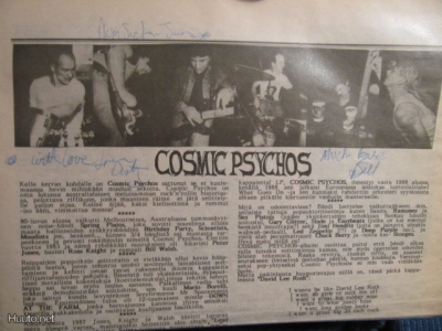 Cosmic Psychos lehtileike nimikirjoituksilla