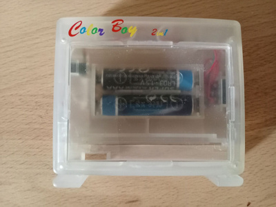 Gameboy Color suurennuslasinäyttö valoilla