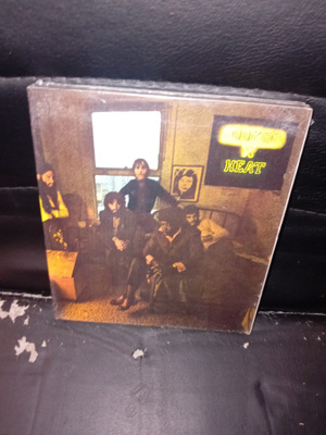 2CD Hooker'n Heat ( UUSI ) SIS POSTIKULU