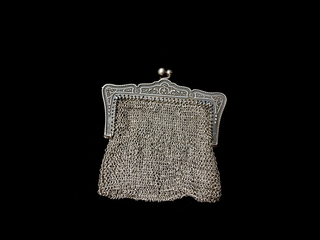 Hopeinen verkkokukkaro, Englanti, n.1890-1920