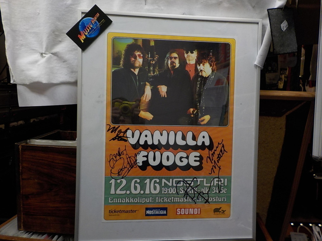VANILLA FUDGE NOSTURI KEIKKAJULIOSTE NIMMAREILLA