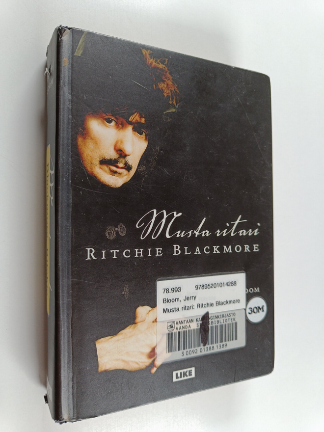 Jerry Bloom : Musta ritari : Ritchie Blackmore