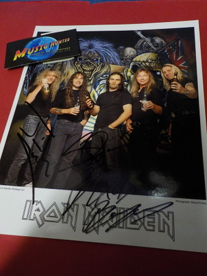 IRON MAIDEN KUVA KOKO BÄNDIN NIMMAREILLA