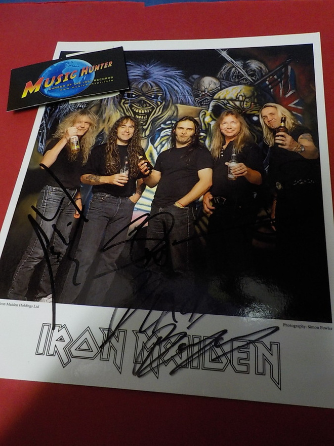 IRON MAIDEN KUVA KOKO BÄNDIN NIMMAREILLA