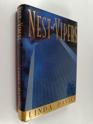 Linda Davies : Nest of Vipers