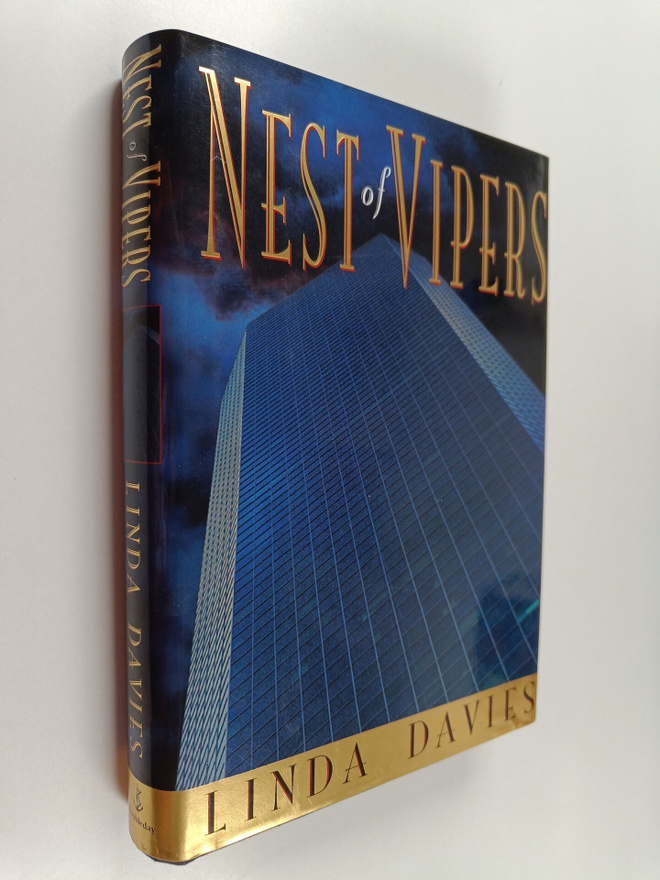 Linda Davies : Nest of Vipers