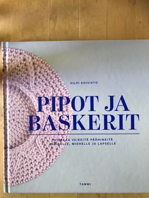 Hilpi Koivisto; Pipot ja baskerit