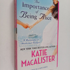 Katie MacAlister : The Importance of Being Alice - pikkukuva 1