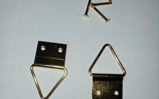 Triangeli taulukoukku kultainen 20*30 mm
