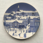 ARABIA JOULULAUTANEN 1986, Raija Uosikkinen Ø 23cm, 19,00€ - pikkukuva 1
