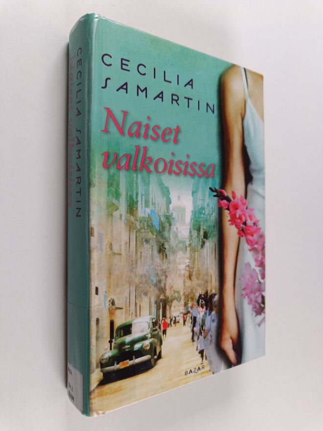Cecilia Samartin : Naiset valkoisissa