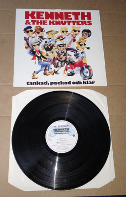 KENNETH & THE KNUTTERS TANKAD, PACKAD OCH KLAR LP