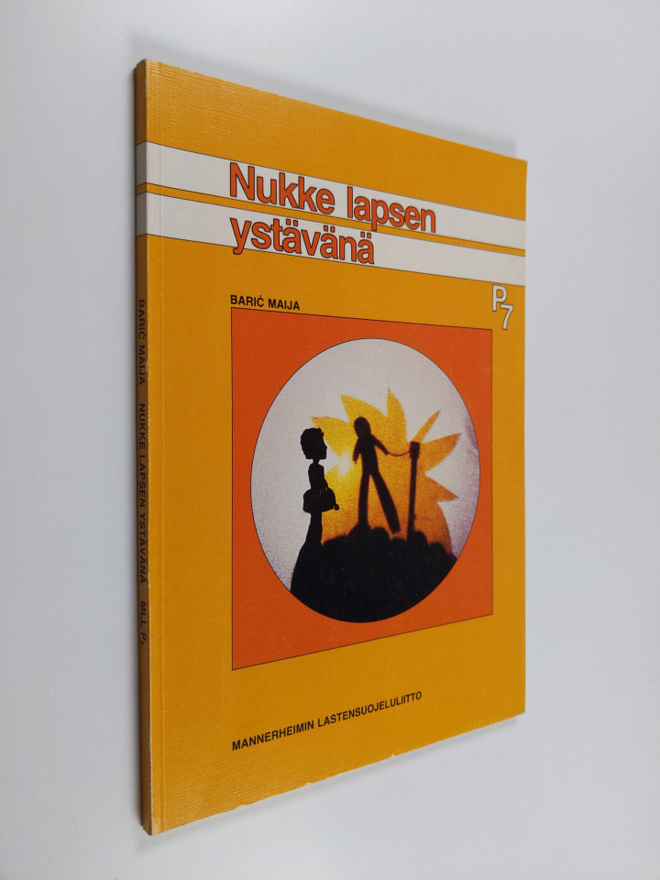 Maija Baric : Nukke lapsen ystävänä