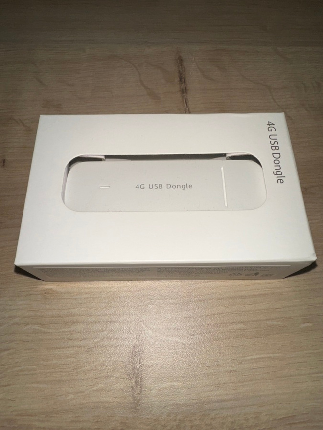 SIM- kortti mobiililaajakaista USB-tikku