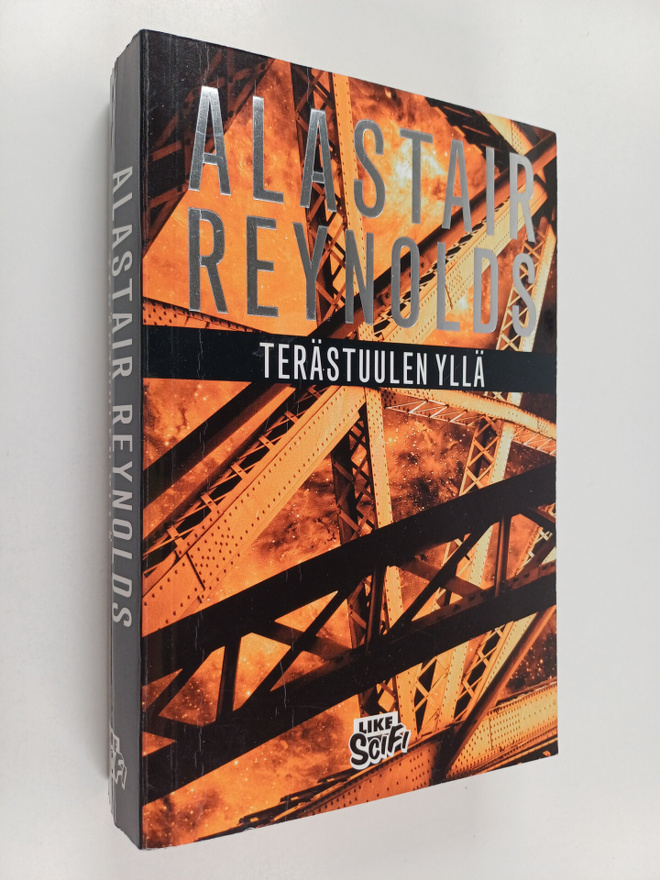 Alastair Reynolds : Terästuulen yllä