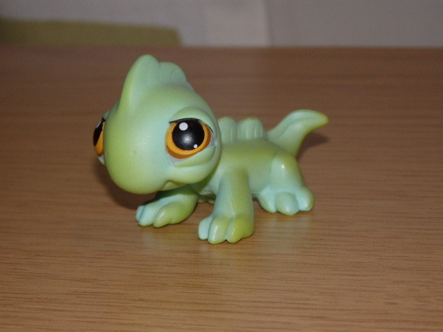 LITTLEST PET SHOP ruskeasilmäinen IGUANA, LISKO #97