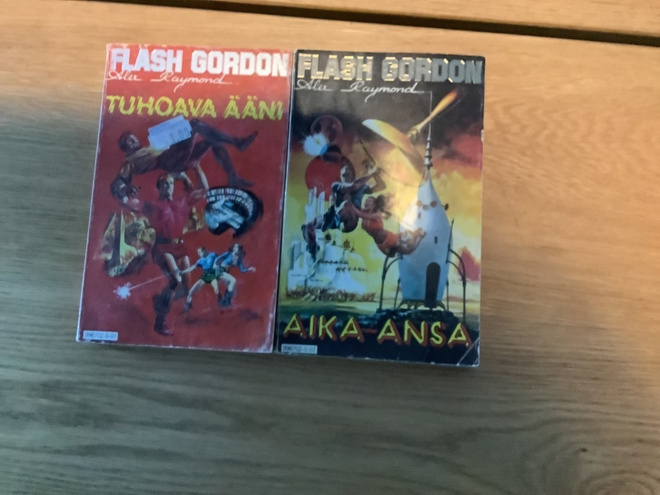 Alex Raymond: Flash Gordon, Tuhoava ääni ja Aika-ansa