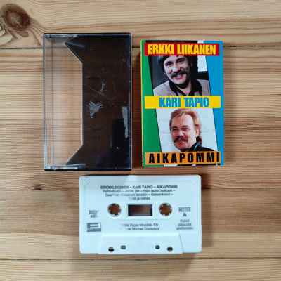 Erkki Liikanen, Kari Tapio - Aikapommi c-kasetti