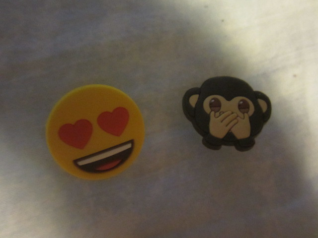 Emoji Maskotti Imukupilla 2 kpl