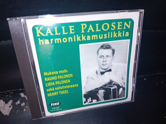 CD Kalle Palosen harmonikkamusiikkia ( SIS POSTIKULU )