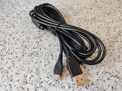Play And Charge Latauskaapeli PS4 ja Xbox One 3M