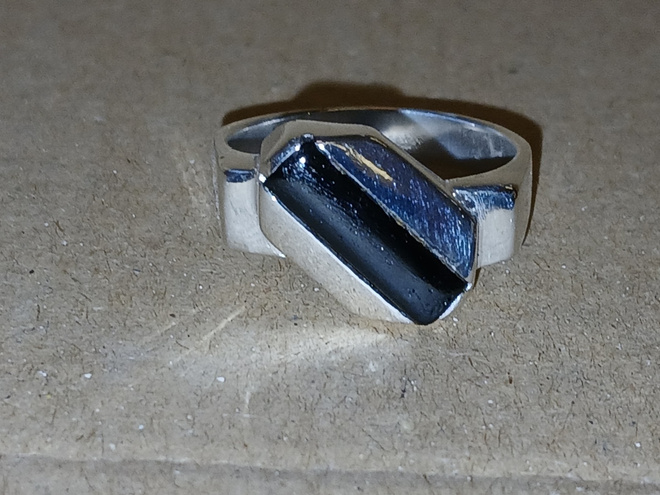 Hopea sormus musta onyx kivillä 925