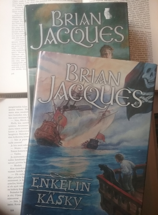 Brian Jacques - Lentävä hollantilainen 1-2 (sid.)