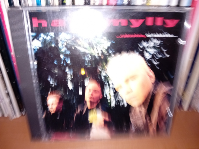CD Hausmylly :  Rakastaa ei rakasta ( SIS POSTIKULU)