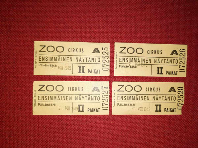 ZOO cirkuksen pääsylippuja vuodelta 1949