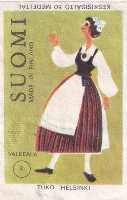 Valkeeala   , kansallispuku 2 , nainen    b577