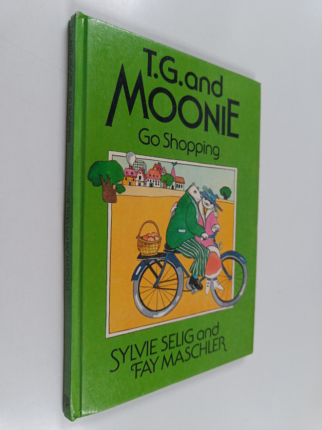 Sylvie Selig ym. : T.G. and MOONIE Go Shopping