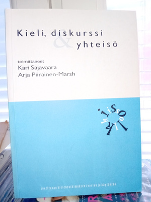 Sajavaara : Kieli, diskurssi & yhteisö ( SIS POSTIKULU )