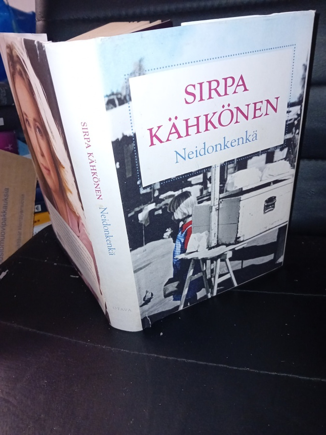 Sirpa Kähkönen  : Neidonkenkä ( SIS POSTIKULU )