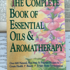 The Complete Book of Essential Oils and Aromatherapy - pikkukuva 1