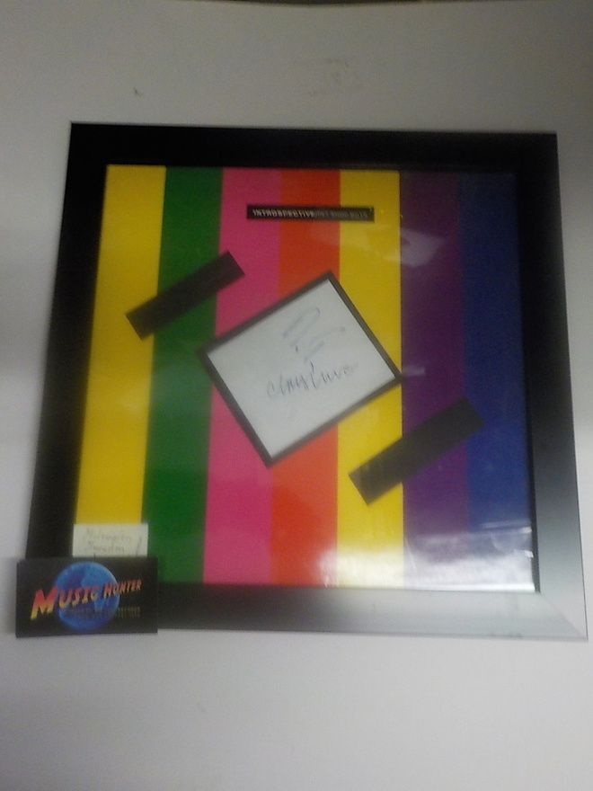 PET SHOP BOYS TAULU NIMMAREILLA
