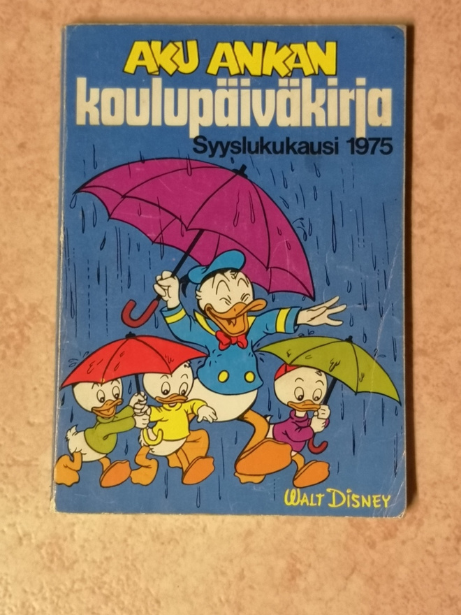 Aku Ankan koulupäivä kirja 1975