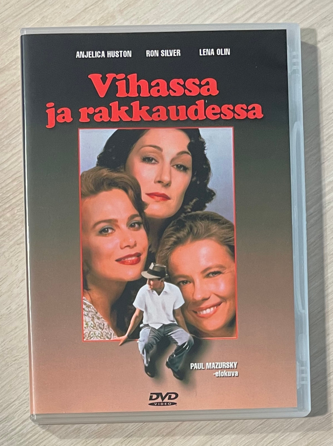 Vihassa ja rakkaudessa (1989) Anjelica Huston, Lena Olin