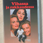Vihassa ja rakkaudessa (1989) Anjelica Huston, Lena Olin - pikkukuva 1