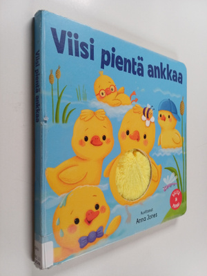 Viisi pientä ankkaa