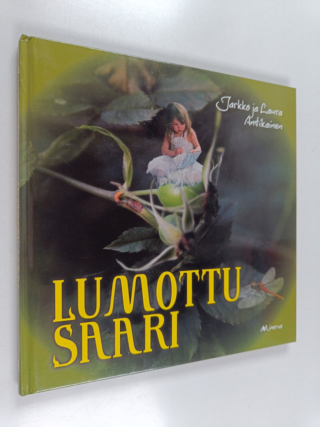 Laura Antikainen : Lumottu saari