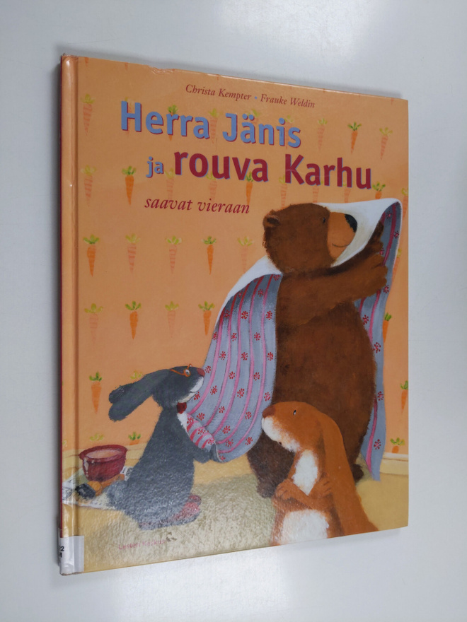 Christa Kempter : Herra Jänis ja rouva Karhu saavat vieraan