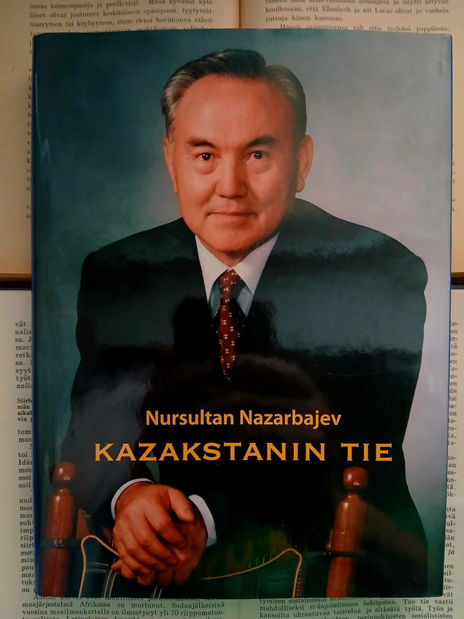 Nursultan Nazarbajev - Kazakstanin tie (sid.)