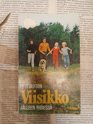 Enid Blyton - Viisikko jälleen yhdessä (nid.)
