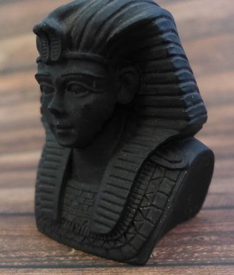 Faarao rintapysti matkamuisto Egypti