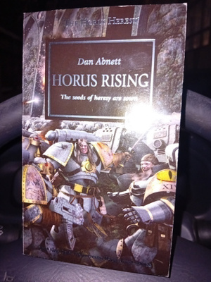 Abnett : Horus rising ( SIS POSTIKULU)
