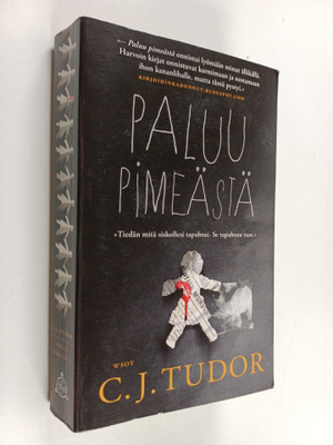 C. J. Tudor : Paluu pimeästä